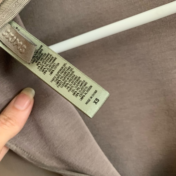 Skims Faux Leather Set - Picture 8 of 12